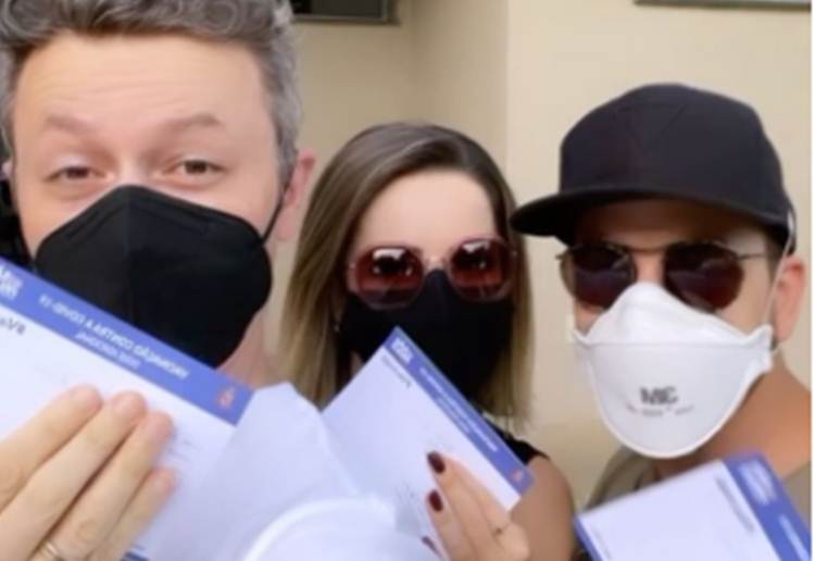 Sandy, Junior e Lucas Lima - Instagram