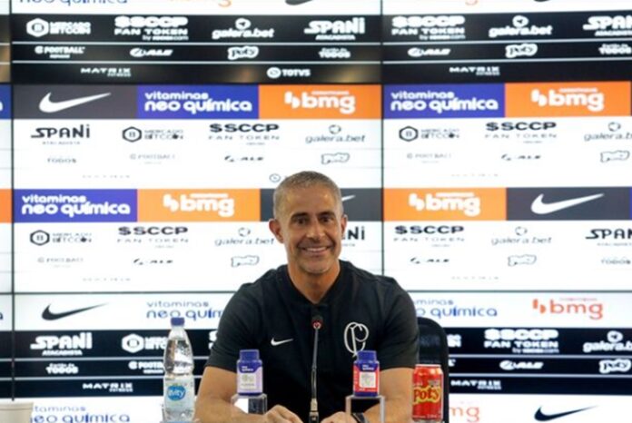 Sylvinho não é mais técnico do Corinthians e novo nome vem à tona