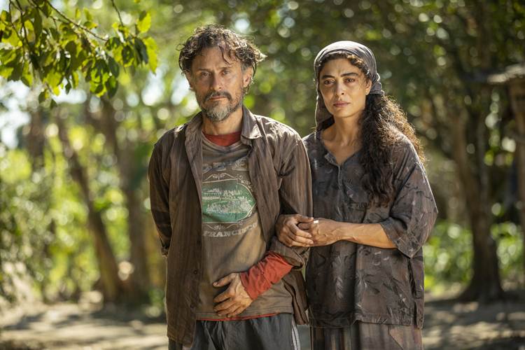 Maria Marruá (Juliana Paes) e Gil (Enrique Diaz) em Pantanal - TV Globo/João Miguel Junior 