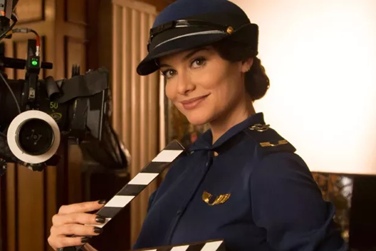 Alinne Moraes Alinne Moraes como a capiã Gertrudes (Foto: Divulgação)