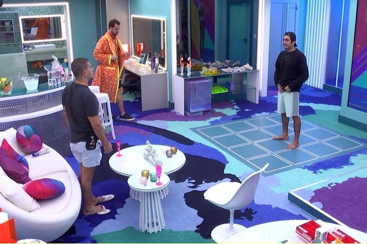 Arthur Aguiar e Pedro Scooby batem boca no BBB22 Arthur Aguiar e Pedro Scooby batem boca no BBB22