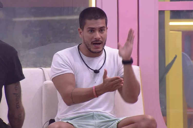 Arthur Aguiar e Gustavo conversam após desentendimento na votação do BBB22