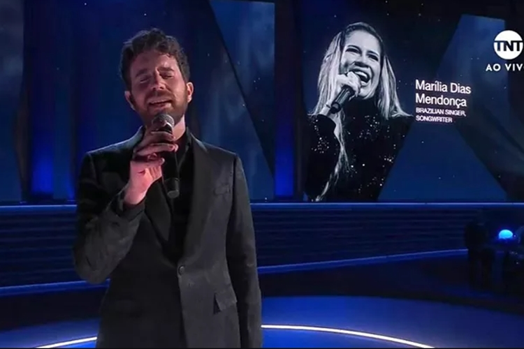 Marília Mendonça é homenageada no Grammy