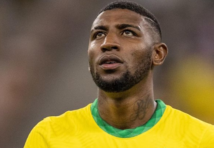 Jogador Emerson sofre tentativa de assalto com troca de tiros em SP
