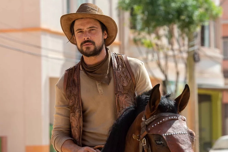 Sergio Guizé como Zé Paulino em Mar do Sertão - Foto: Globo/Estevam Avellar