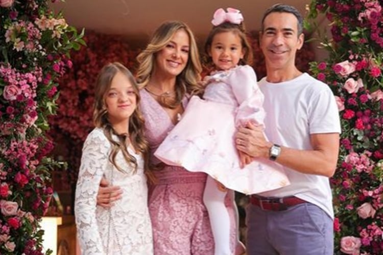 Ticiane Pinheiro e família festejam aniversário de Manuela