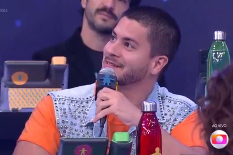 Arthur Aguiar choca ao revelar o que fez com o prêmio do BBB22