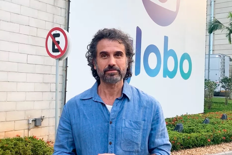 Ator Eriberto Leão Eriberto Leão fala sobre Leônidas nos bastidores das gravações de 'Além da Ilusão' — Foto: Globo