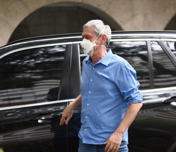 Serginho Groismann se emociona no velório de Jô Soares em São Paulo. Fotos Leo Franco Agnews