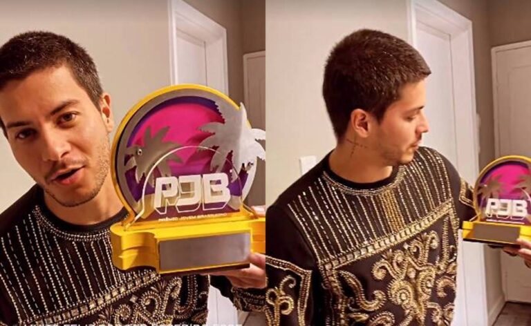 Arthur Aguiar recebe premiação e manda recado aos fãs: “Amo vocês”