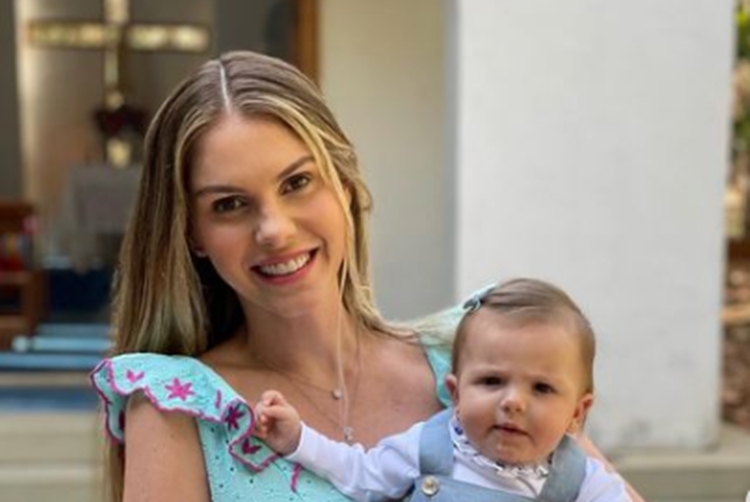 Barbara Evans e filha Ayla Instagram