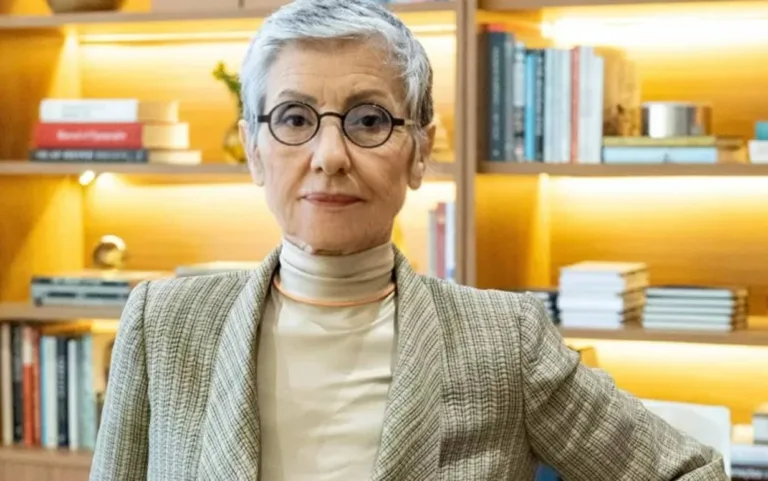 Cássia Kis causa polêmica durante live: “Homem com homem não dá”