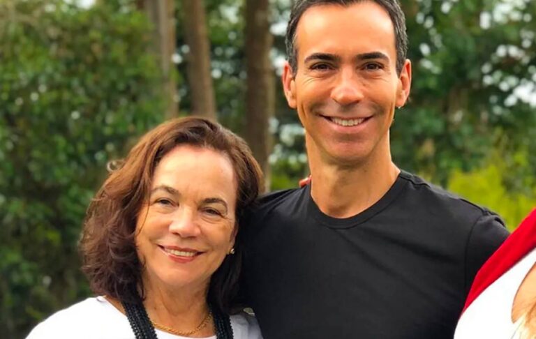 Cesar Tralli se emociona ao lembrar da mãe falecida