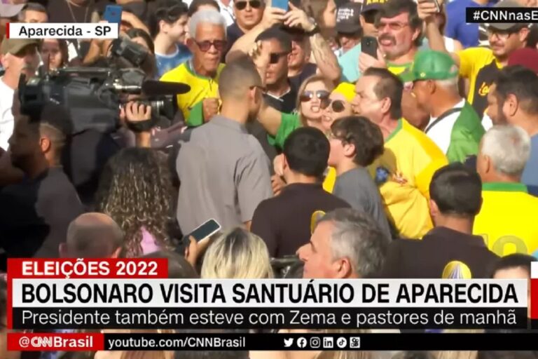Cinegrafista da Globo é hostilizado por apoiadores de Bolsonaro durante cobertura de missa em Aparecida