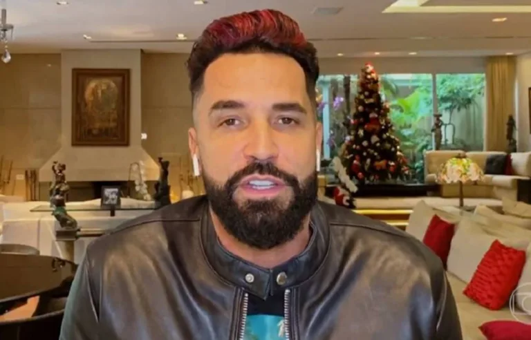 Latino cita impeachment após vitória de Lula e leva invertida de internautas