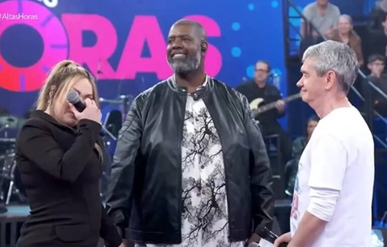 Simony, lutando contra o câncer, chora no ‘Altas Horas’ e faz revelação