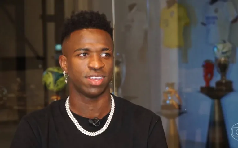 Vinicius Junior sofre ataques racistas na Espanha e Atlético de Madrid se pronuncia