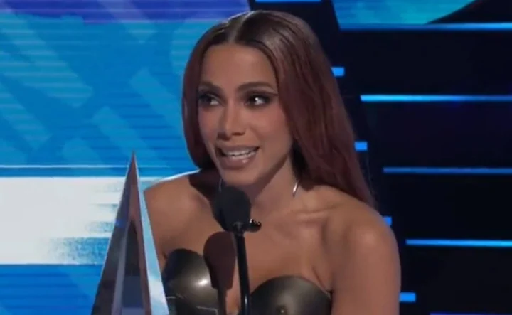 Anitta no AMAs 2022 - Foto: TNT