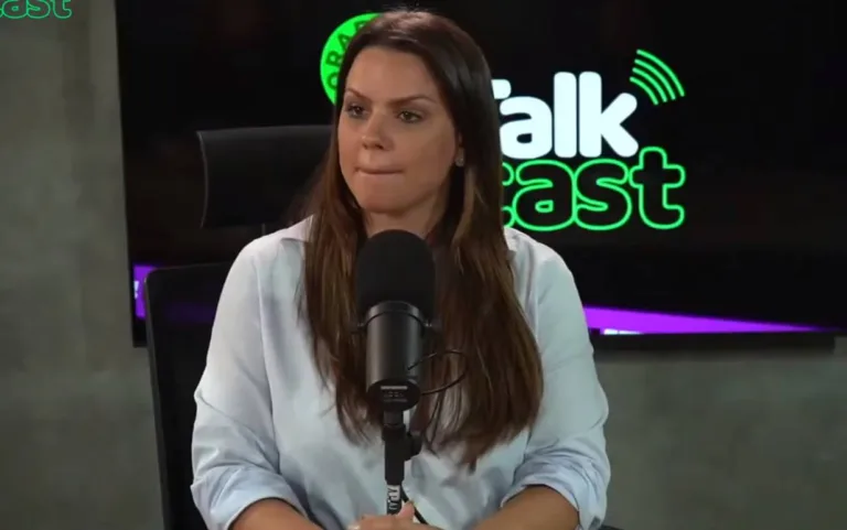 Carol Dias, ex-Panicat, faz revelação sobre o ‘Pânico’: “Era uma pressão”