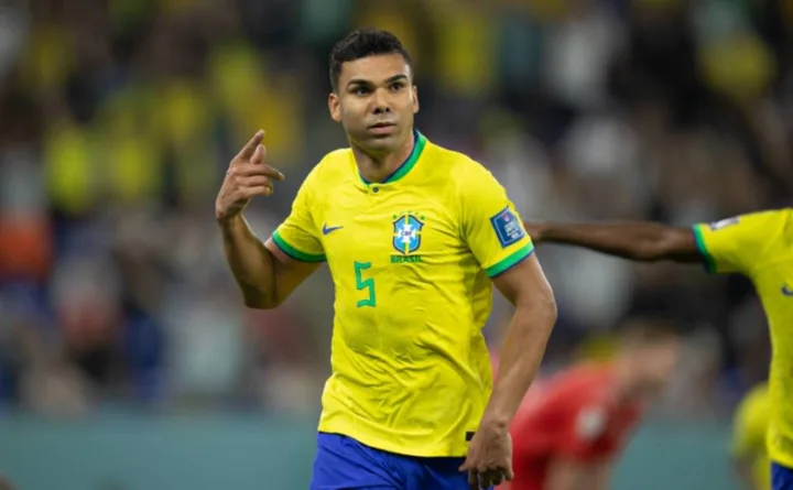 Casemiro marca para o Brasil contra a Suíça