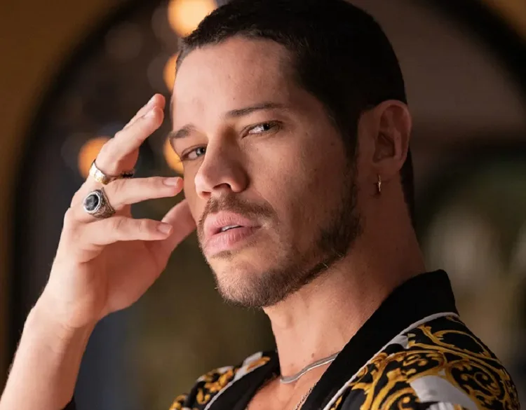 José Loreto tem primeira imagem divulgada como cantor pop em ‘Vai na Fé’