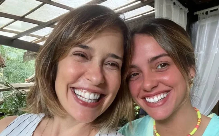 Paloma Duarte encanta ao surgir com a filha, Ana Clara: “gêmeas”