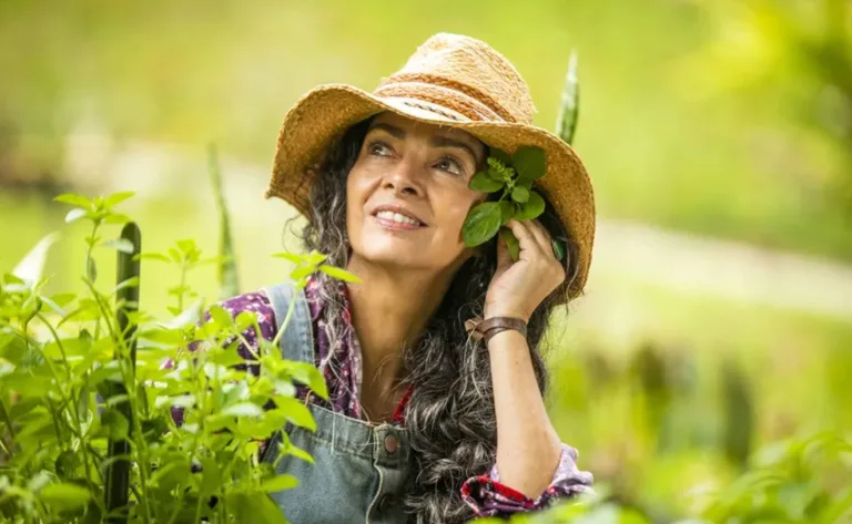 Claudia Ohana volta às novelas da Globo após período sabático