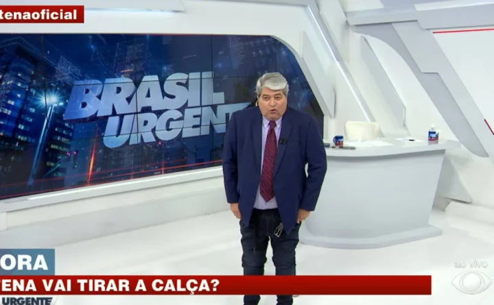 Datena tira a calça ao vivo no Brasil Urgente