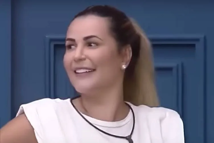 Deolane surpreende com engajamento após revelar namorado secreto