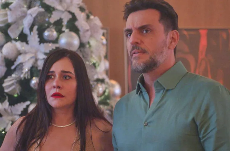 Travessia: Festa de Natal na casa de Moretti é interrompida por revelação de Sara