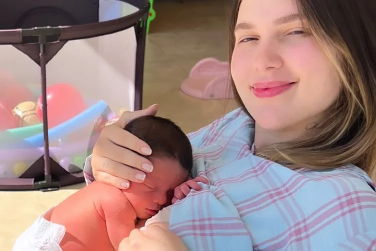 Virgínia Fonseca celebra dois meses de Maria Flor
