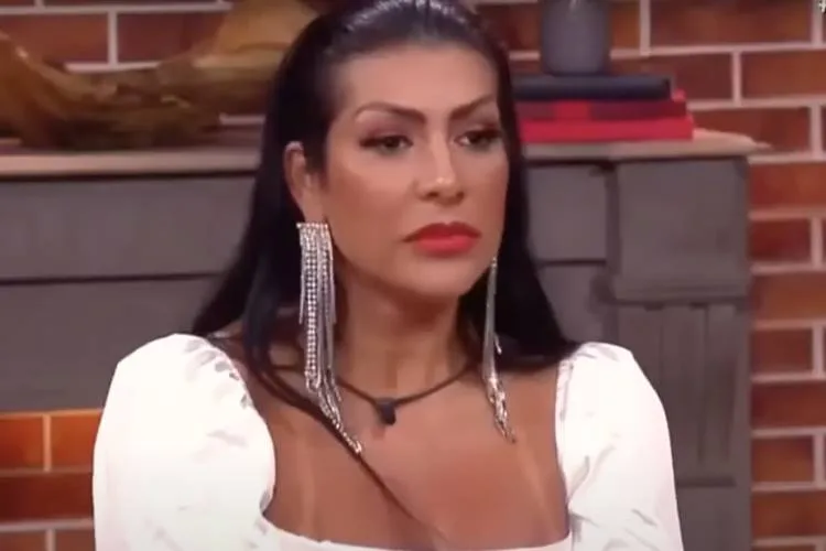 Morango reage às traições de Naldo com o grupo A: ”Mentira”