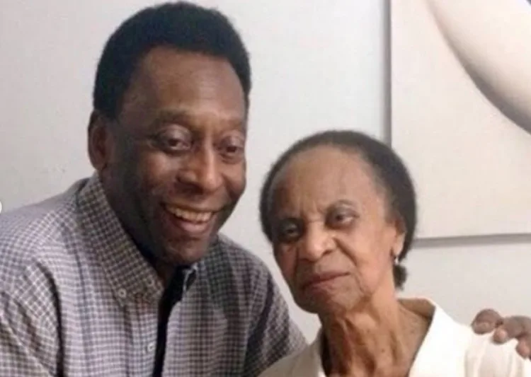 Pelé e a mãe - Reprodução Instagram