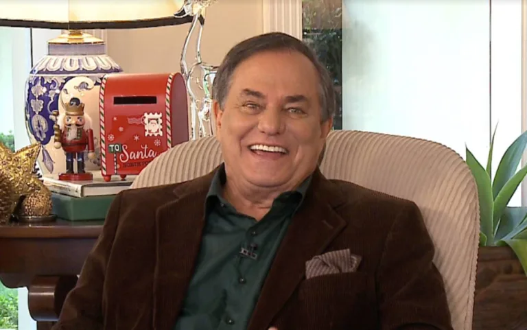 Ronnie Von abre as portas de sua casa em manhã especial na RedeTV!