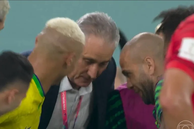 Tite viraliza com a ‘dança do pombo’ na Copa do Mundo