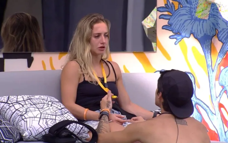 BBB23: Bruna Griphao leva um fora após tentar agarrar Gabriel