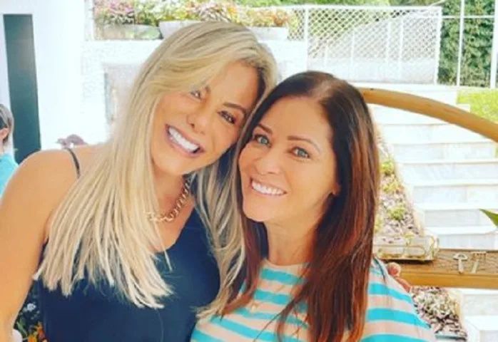 Poliana Rocha e Mariana Costa