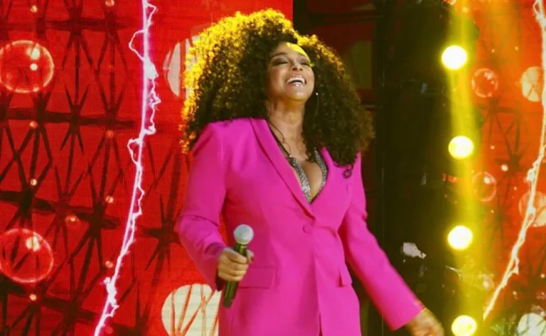 Paula Lima surge na Globo e web clama: “contrata ela Boninho”