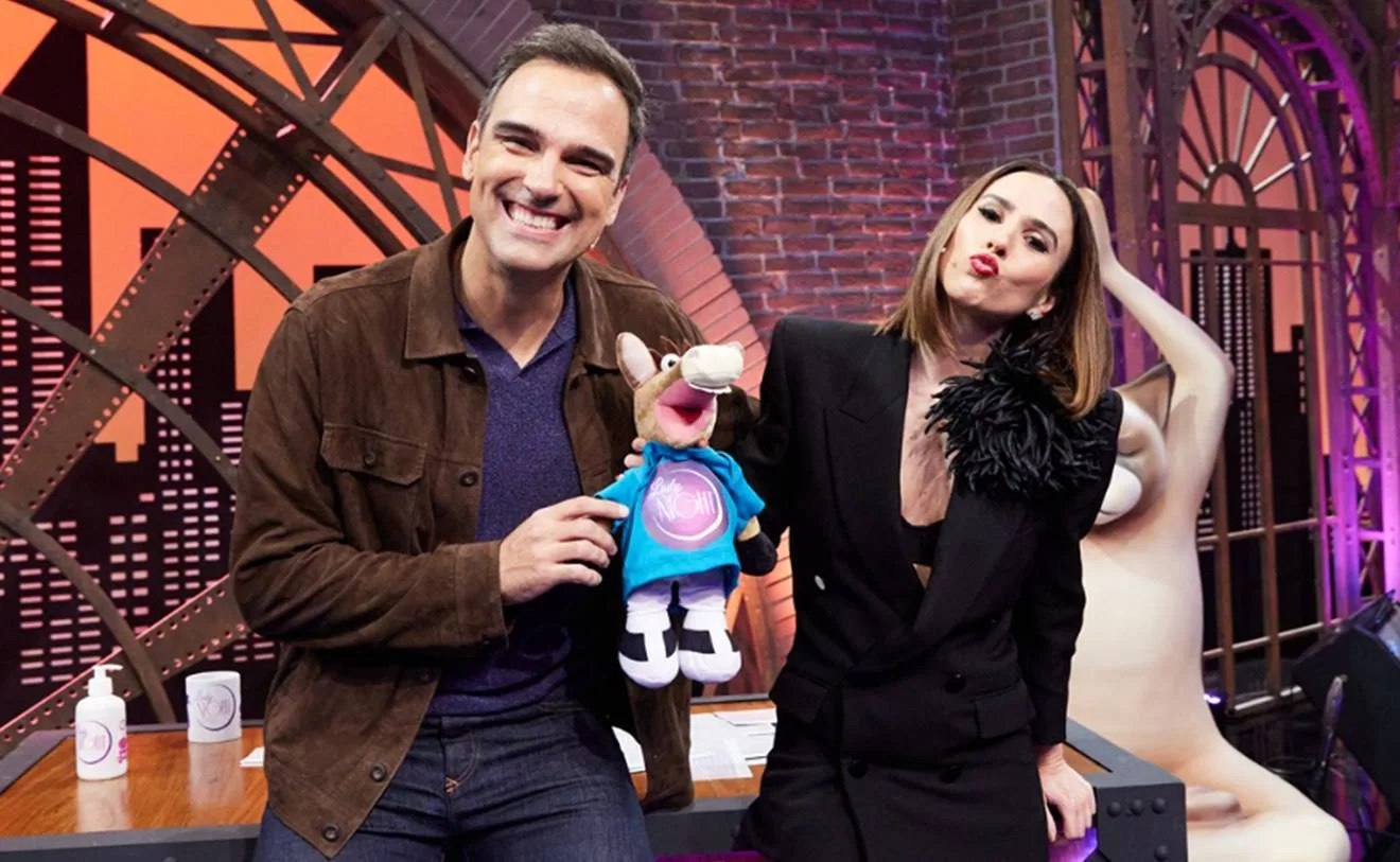 Tatá com Tadeu Schmidt, convidado do primeiro programa - Foto: Globo/Juliana Coutinho