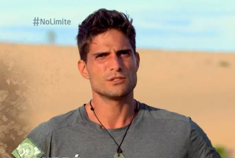 André Martinelli relembra diagnóstico de doença e desabafa: “virou uma chavinha”