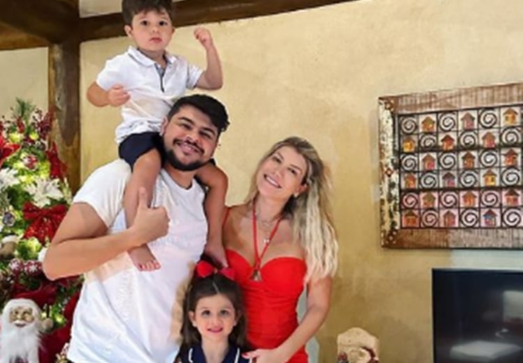 Cristiano e família reprodução Instagram