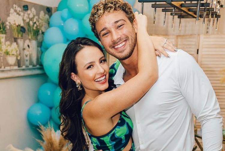 Larissa Manoela e André Luiz Frambach