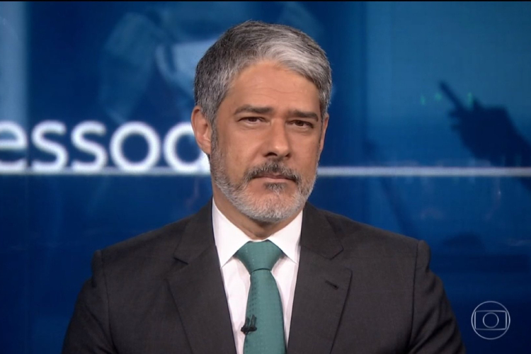 William Bonner explica ida ao hospital: ‘Volta logo’ - Área VIP