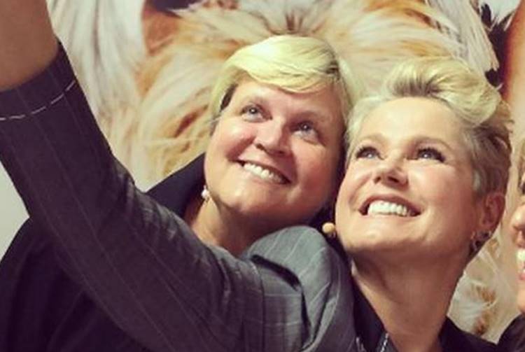Morre Mara Meneghel, irmã mais velha de Xuxa, na Espanha
