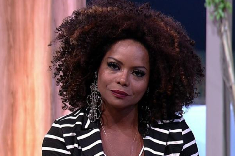 Adriana Bombom participará de novo reality show do SBT