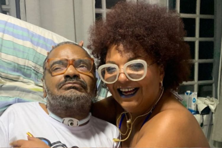 Após polêmicas, Arlindo Cruz e esposa curtem dia na praia: “Bora viver”