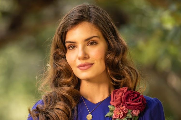 Camila Queiroz Camila Queiroz