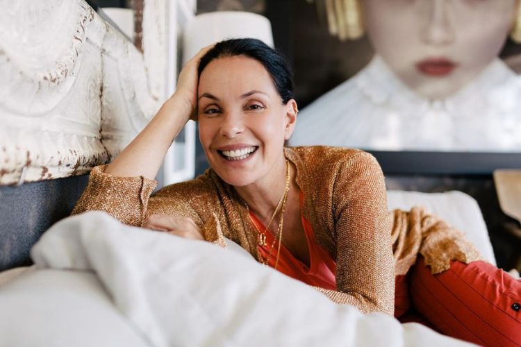Carolina Ferraz celebra carreira de apresentadora na Record TV e dispensa novelas: “Nunca mais”