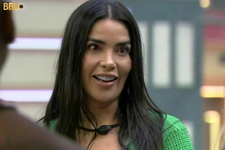 Dania Mendez elogia beleza de Cara de Sapato, expõe desejo de beijá-lo e anuncia: ‘Vou voltar para o Brasil’