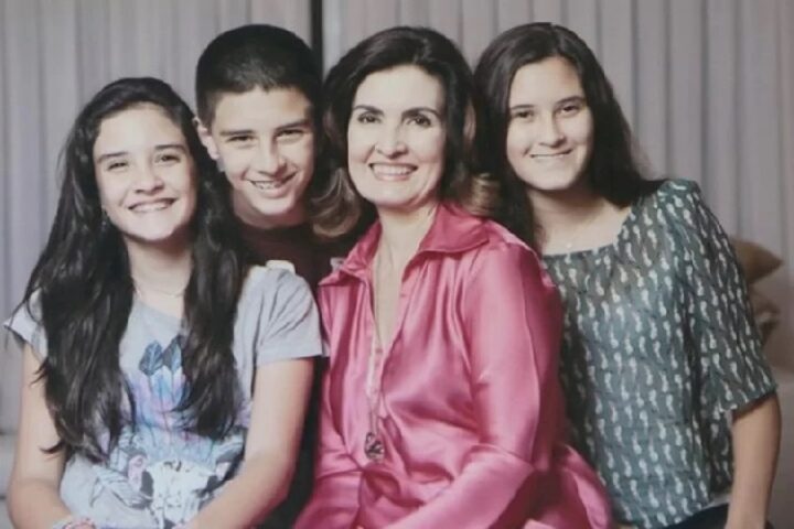 Fátima Bernardes e os filhos com William Bonner